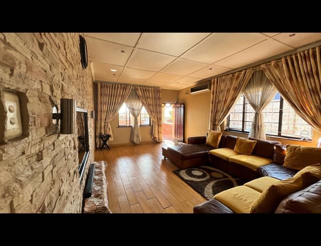 3 BEDROOM HOUSE FOR SALE IN BLUFF